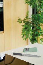 Knife sharpener with two stages green - Image 4